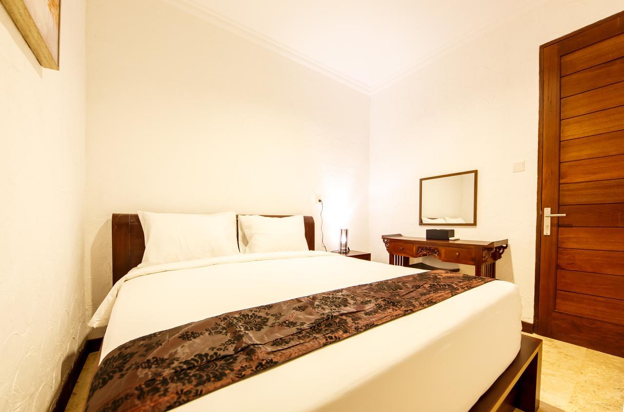Villa Suzuki 1 Seminyak Buitenkant foto