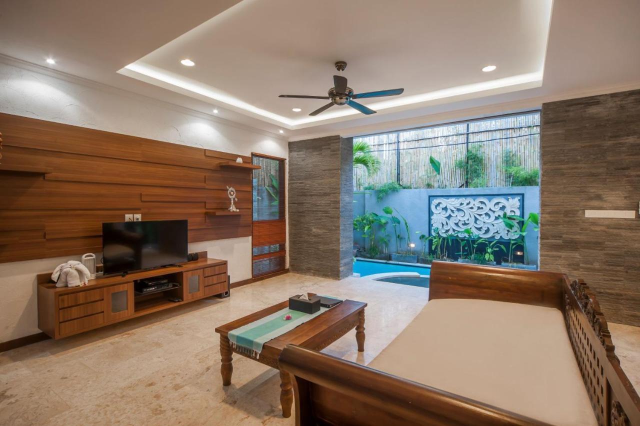 Villa Suzuki 1 Seminyak Buitenkant foto