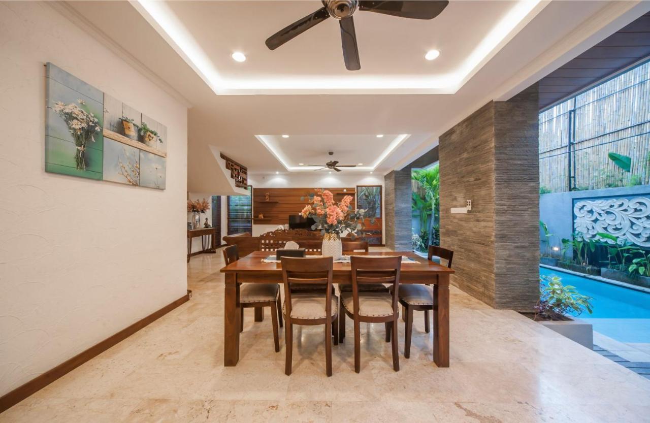 Villa Suzuki 1 Seminyak Buitenkant foto