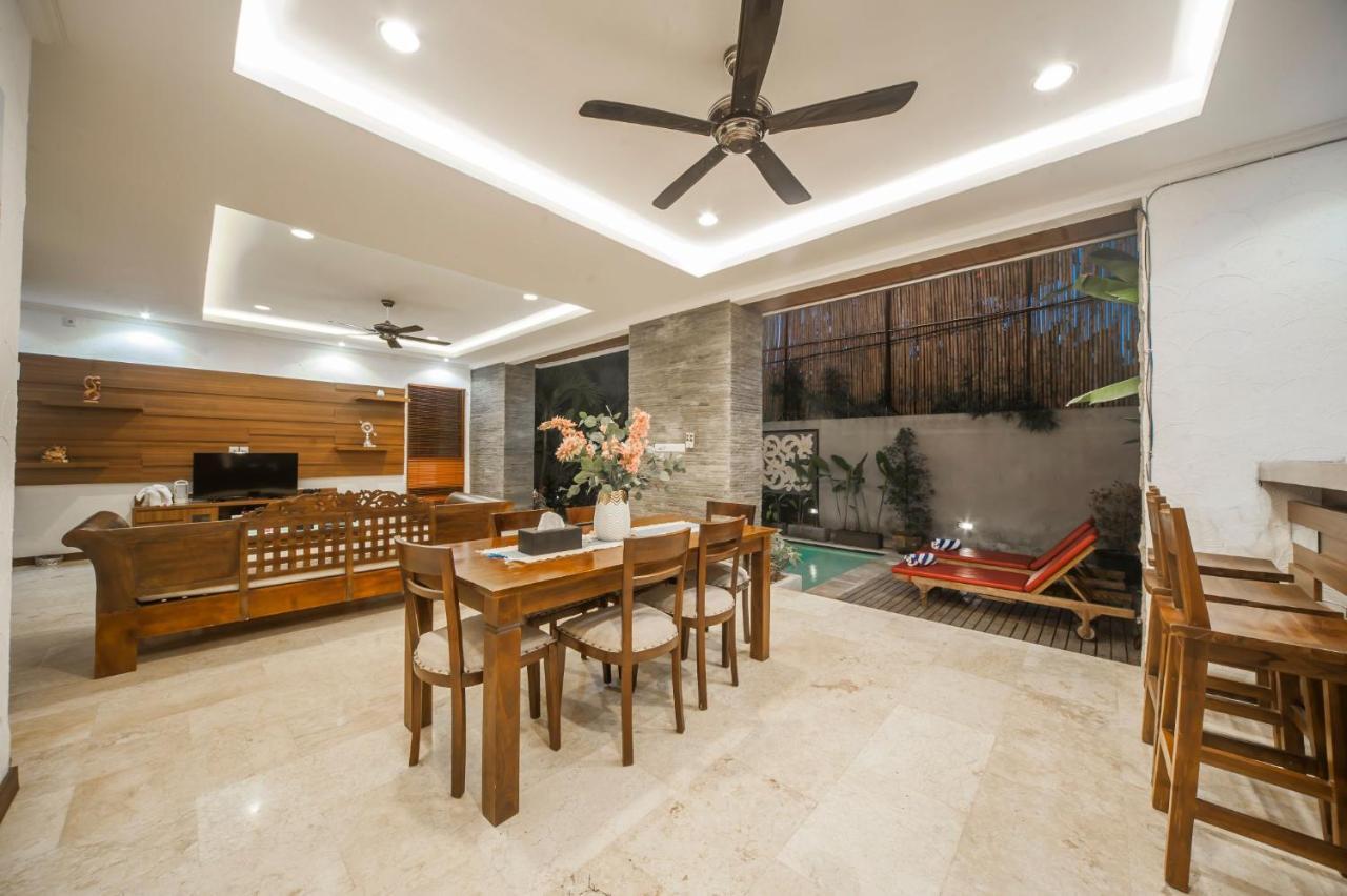 Villa Suzuki 1 Seminyak Buitenkant foto